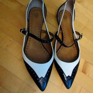 Tory Burch Navy and Off White Leather Strappy Flats Wms 10.5